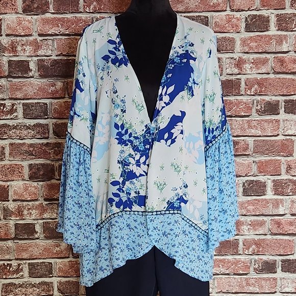 $20/both!Pioneer Woman pull-on embroidered capri pant with Flounce sleeve kimono - Picture 4 of 10